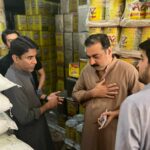 ٹنڈوآدم ریلوے پولیس نے پٹریاں چوری کرتے ہوئے چورں کوگرفتارلیا