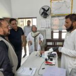 قتل کے ملزمان کو فرار کرنے کا جرم ثابت ہونے پر ایڈیشنل سیشن جج نے ایک ایس ایچ او اور سب انسپکٹر ہیڈ محرر سمیت چار دیگر پولیس اہلکاروں کودو سال قید 10 ، 10 ہزار جرمانے کی سزا سنادی